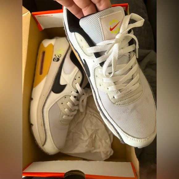 Nike Air Max 90s - Picture 2 of 2